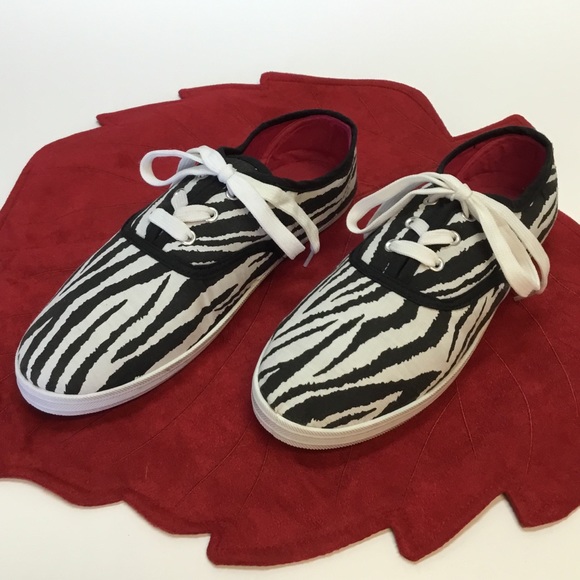 New Fun Sneakers.  Sole Mates. - Picture 2 of 8